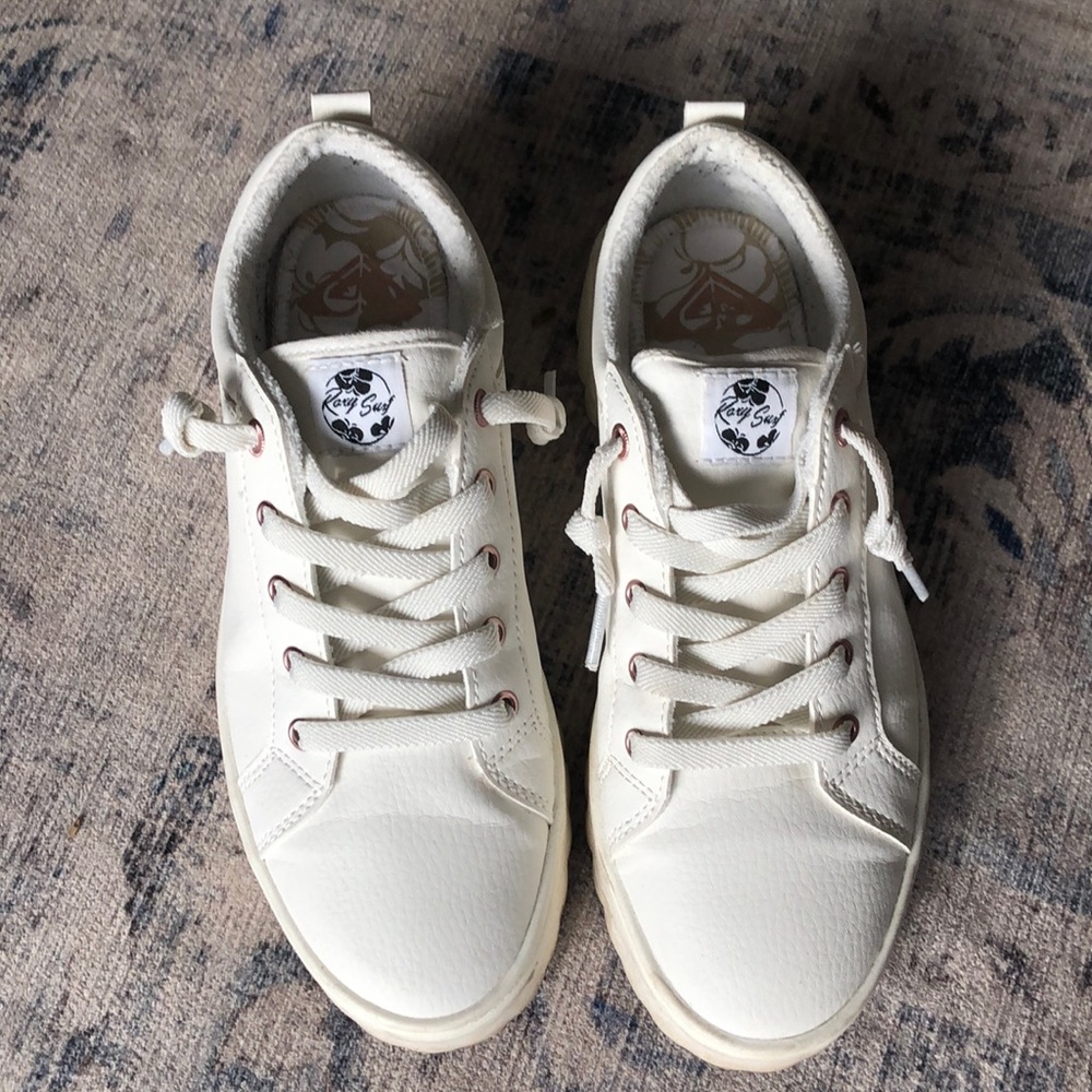 Cute Roxy sneakers!